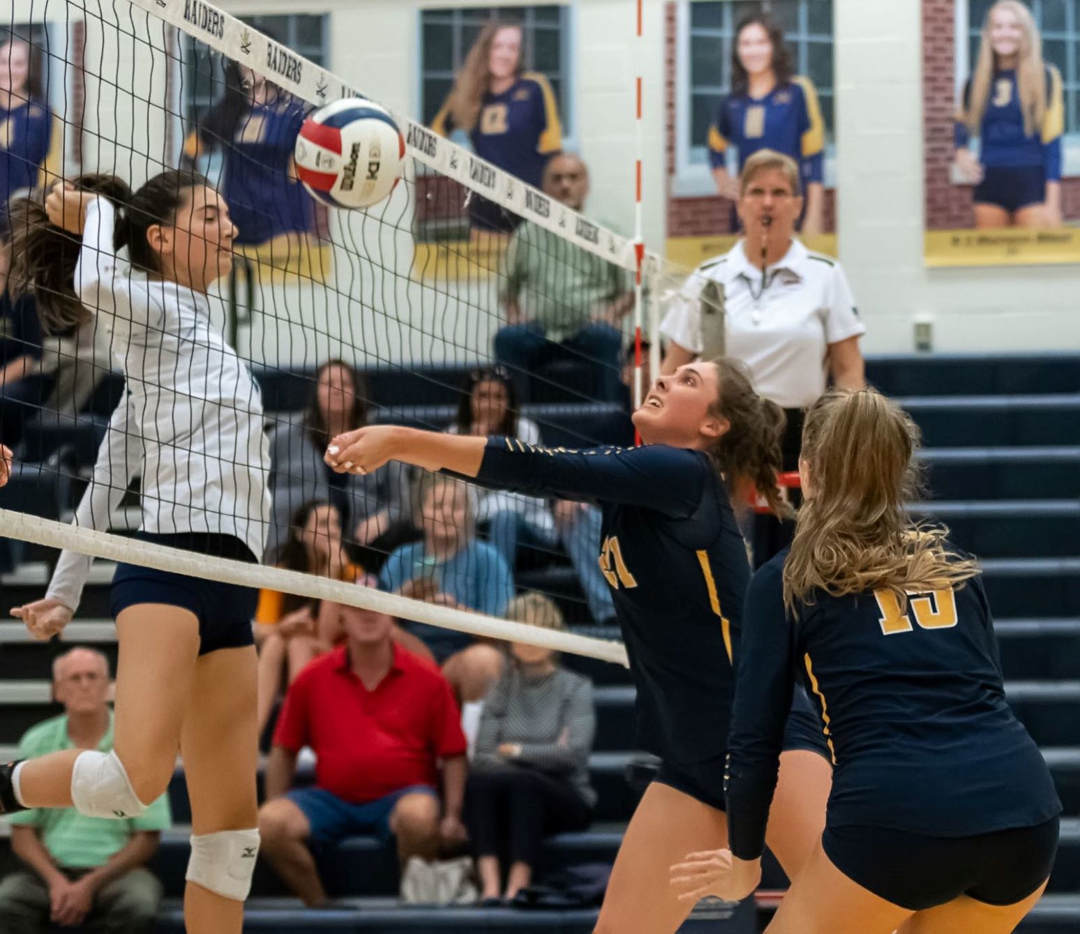 LC v SB volley_19.jpg